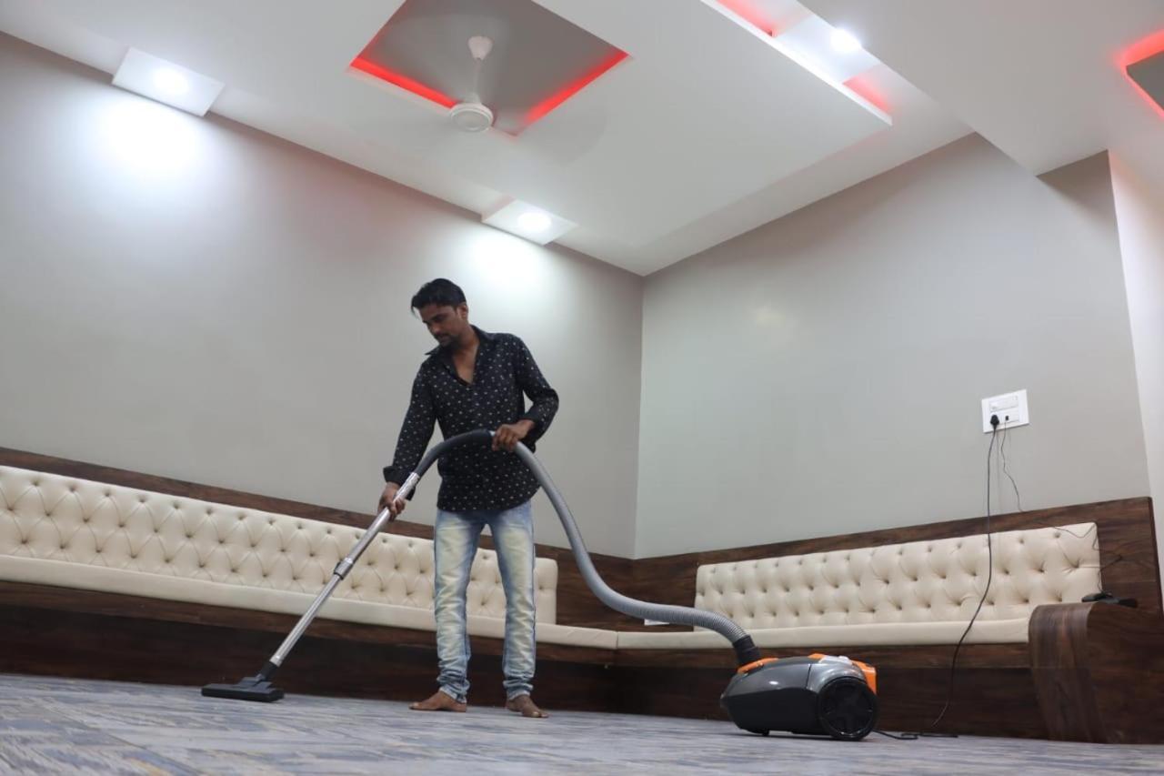 Pawan Executive Tuljapur Eksteriør billede